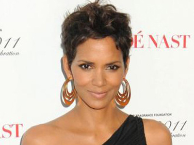 Halle Berry: «Είμαι εθισμένη με τα παπούτσια»