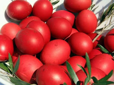 Βάψτε τα αυγά σας με φυσικό τρόπο