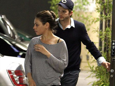 Αρνούνται σχέση, όμως οι paparazzi τους έπιασαν