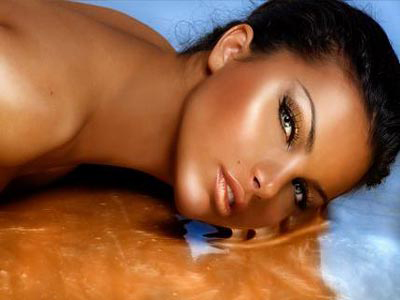 Μπρονζέ αποχρώσεις: Το μακιγιάζ που μαγεύει