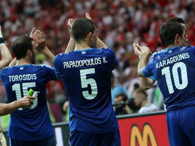 Υποψήφιοι για την καλύτερη ενδεκάδα τρεις διεθνείς και ο Σάντος