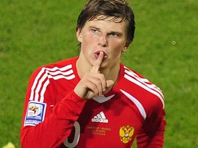 Στη Σεβίλη ο Αρσάβιν, μέσω… Πειραιά