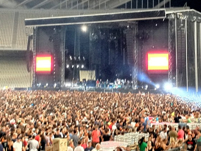 «Καμπάνες» για πώληση προϊόντων παραεμπορίου στη συναυλία των RHCP