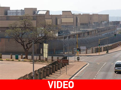 Στο κελί του κουρασμένος και με εκνευρισμό ο Πιστόριους