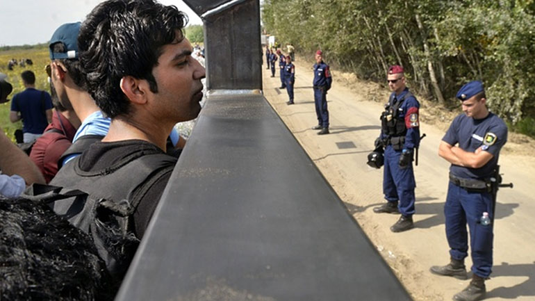 Η Ουγγαρία σφραγίζει τα σύνορα με την Κροατία από τα μεσάνυκτα