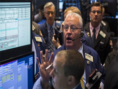 «Στο κόκκινο» η Wall Street