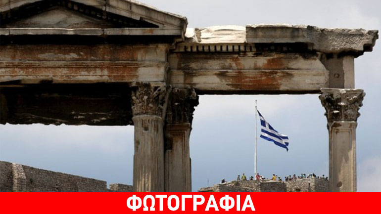 FT: Μην αφήσετε την Ελλάδα να γίνει Βοσνία-Ερζεγοβίνη ή Συρία