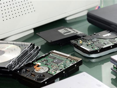 Σοκ: 940 Ελληνες παρακολουθούσαν online βιασμούς βρεφών