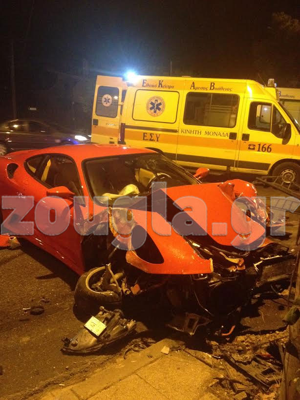 Καρφώθηκε στα κάγκελα