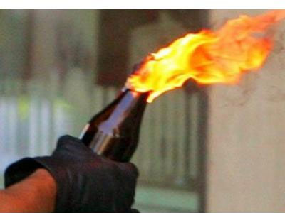 Επίθεση με μολότοφ στη Χαριλάου Τρικούπη