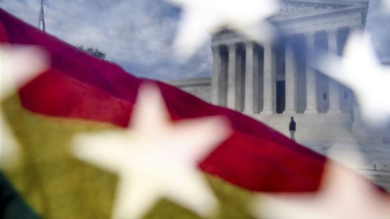 Διχασμένο το Ανώτατο Δικαστήριο των ΗΠΑ για τους γάμους ομόφυλων