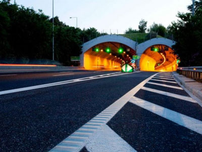 Σύγκρουση αυτοκινήτων με μία τραυματία στην Αττική Οδό