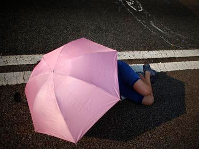 Χονγκ Κονγκ: Απομακρύνθηκαν οι διαδηλωτές από κομβικά σημεία