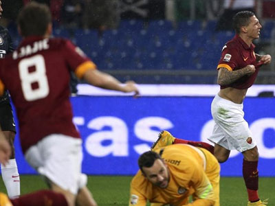 Στη Ρόμα το ντέρμπι με πρωταγωνιστή τον Χολέμπας