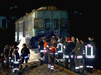 Σύγκρουση τρένου με αυτοκίνητο στον Βόλο