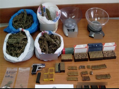 Αγρίνιο: Τριμελής οικογένεια διακινούσε ναρκωτικά