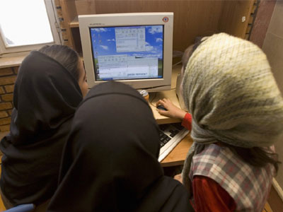 Ιράν: Το 69% των νέων παρακάμπτει την κρατική λογοκρισία στο διαδίκτυο Ιράν: Το 69% των νέων παρακάμπτει την κρατική λογοκρισία στο διαδίκτυο