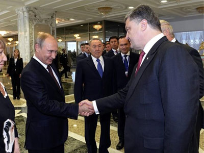 Πούτιν-Ποροσένκο: Σε διάλογο για τον τερματισμό των συγκρούσεων