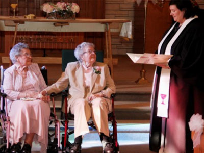 ΗΠΑ: Δύο γυναίκες παντρεύτηκαν μετά από 72 χρόνια σχέσης