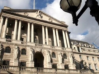 Αυστηρότερες ποινές για τράπεζες που διευκολύνουν τη φοροδιαφυγή εξετάζει η Βρετανία