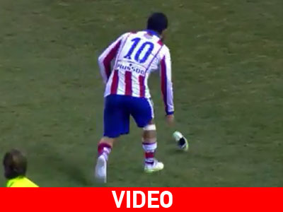 Ο Αρντά Τουράν πέταξε το παπούτσι του στον επόπτη!