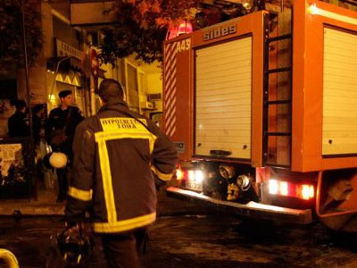 Φωτιά σε κατάστημα στο Ελληνικό