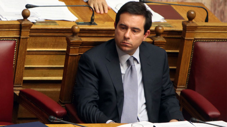 Βουλή: Αντιπαράθεση Σπίρτζη – Μηταράκη για το ψηφιακό σήμα στο Βόρειο Αιγαίο