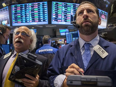 Στις 2.000 μονάδες έκλεισε ο S&P 500