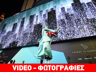 Εντυπωσιακή γιγαντοοθόνη στην Times Square της Νέας Υόρκης