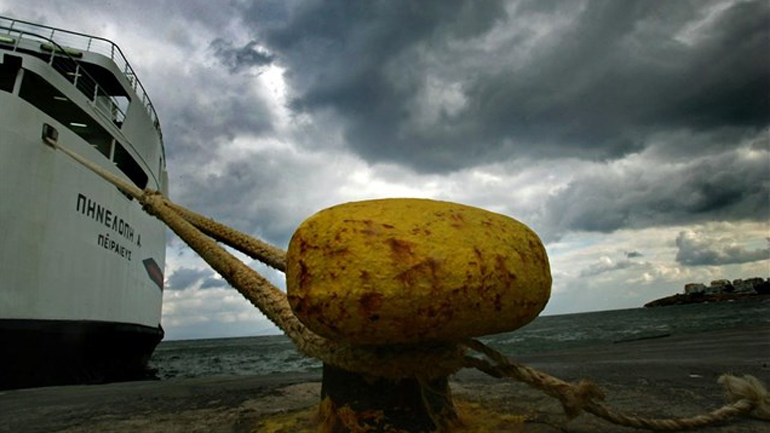 «Δεμένα» τα «Τέρα Τζετ» και «Αριάδνη» λόγω των θυελλωδών ανέμων