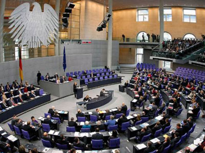 Γερμανία: Συνεδρία της Μπούντεσταγκ για τον εξοπλισμό Κούρδων του Ιράκ
