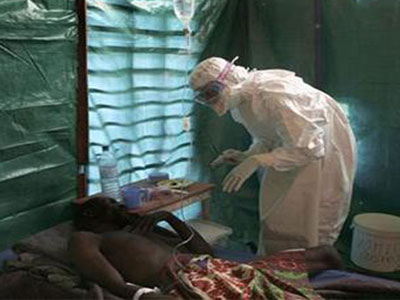 Οικογένειες κρύβουν ασθενείς με Έμπολα στα σπίτια τους