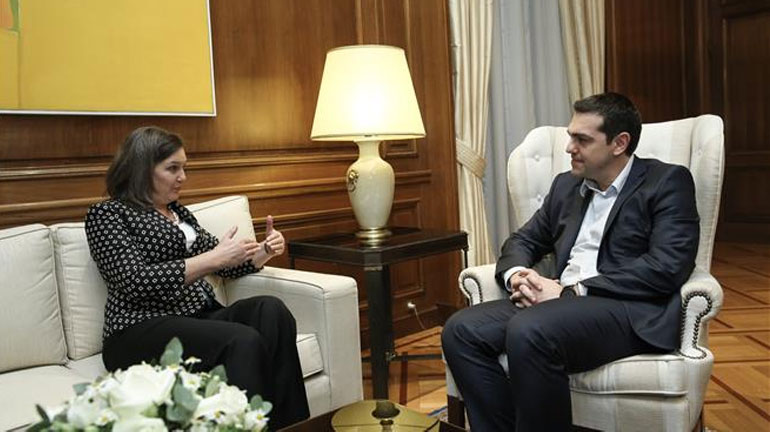 Συνάντηση Τσίπρα με τη βοηθό υπουργό Εξωτερικών των ΗΠΑ