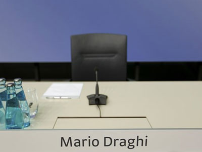 Ντράγκι: Επανεξέταση της στρατηγικής και της σύνθεσης των μέτρων το 2015