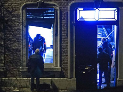 Βέλγιο: Απαγγέλθηκαν κατηγορίες για τρομοκρατία σε πέντε από τους συλληφθέντες Βέλγιο: Απαγγέλθηκαν κατηγορίες για τρομοκρατία σε πέντε από τους συλληφθέντες