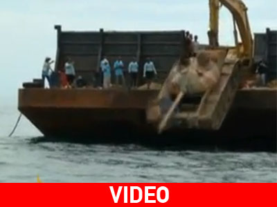 Ταϊλάνδη: Πέταξαν άρματα στον βυθό για να σώσουν τα ψάρια