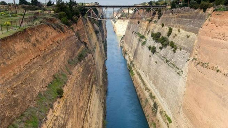 Νεαρός βρέθηκε νεκρός μέσα στη διώρυγα της Κορίνθου