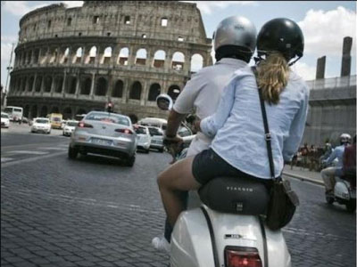 Απαγορεύτηκε η κυκλοφορία δίκυκλων στο κέντρο της Ρώμης