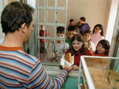 Πολωνία: Απαγορεύονται σοκολάτες και αναψυκτικά στα κυλικεία των σχολείων