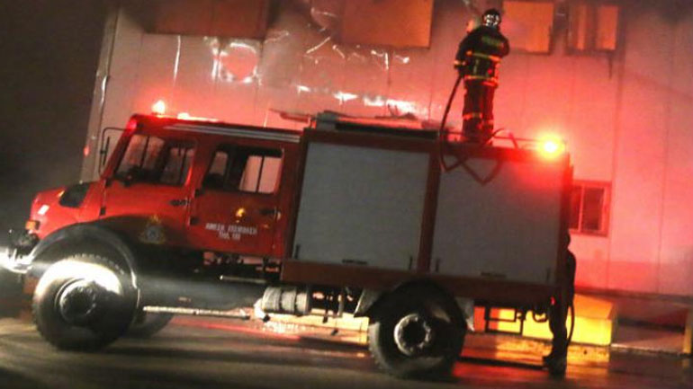 Βοτανικός: Πυρκαγιά σε αποθήκες