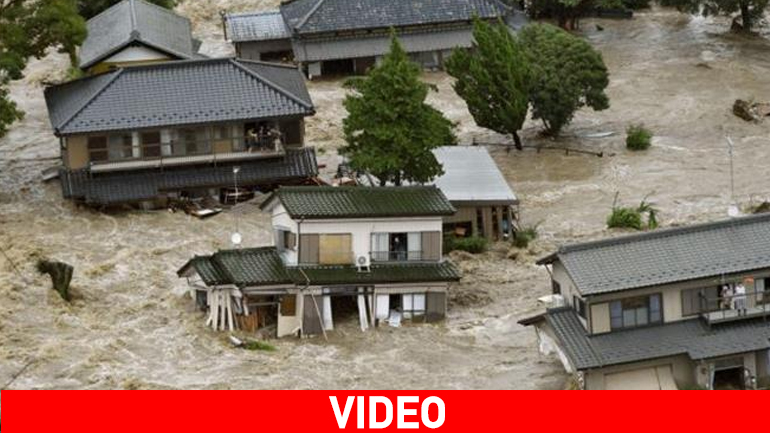 Δραματικές διασώσεις κατοίκων από σαρωτικές πλημμύρες στην Ιαπωνία
