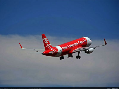 Επεκτείνεται η περιοχή ερευνών για το εξαφανισμένο αεροσκάφος της AirAsia