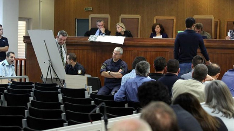 Δίκη για δολοφονία Φύσσα: «Η εντολή στους αστυνομικούς ήταν να παραμείνουν σε απόσταση από τους χρυσαυγίτες»