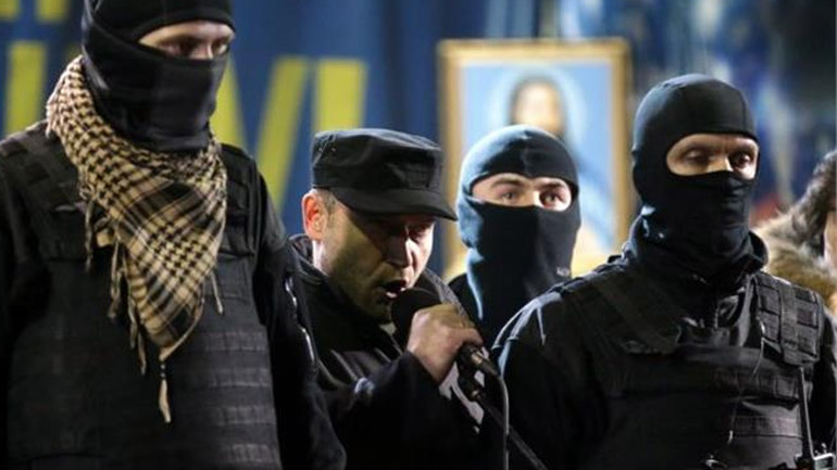 Ουκρανία: Στην κυβέρνηση μπαίνει ο αρχηγός του νεοναζιστικού Δεξιού Τομέα