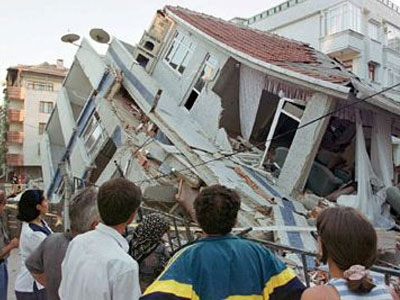 Ισημερινός: Συνολικά 13 τραυματίες από μετασεισμική δόνηση