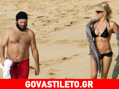 Pamela Anderson: Άναψε φωτιές με το «καυτό» της μπικίνι στη Χαβάη!