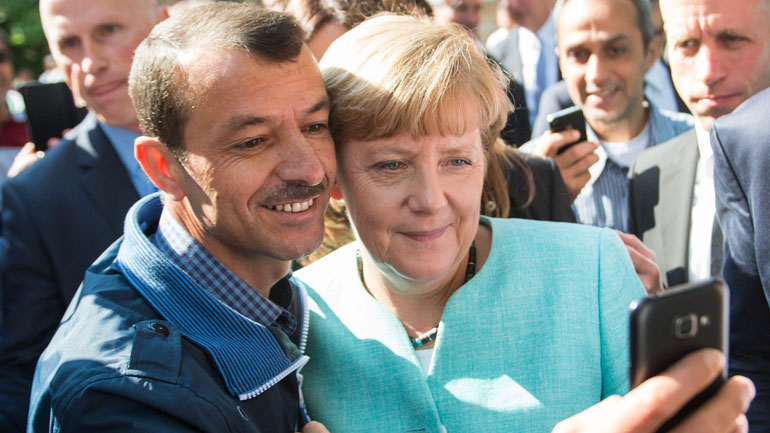 Σημείο καμπής για τη Γερμανία η προσφυγική κρίση, δήλωσε η Μέρκελ