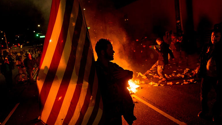 ΗΠΑ: Αθωώθηκε άλλος ένας λευκός αστυνομικός που είχε σκοτώσει δύο άοπλους μαύρους