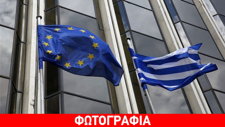 Bloomberg: Πίεση για συμφωνία Ελλάδας – δανειστών πριν τη Δευτέρα