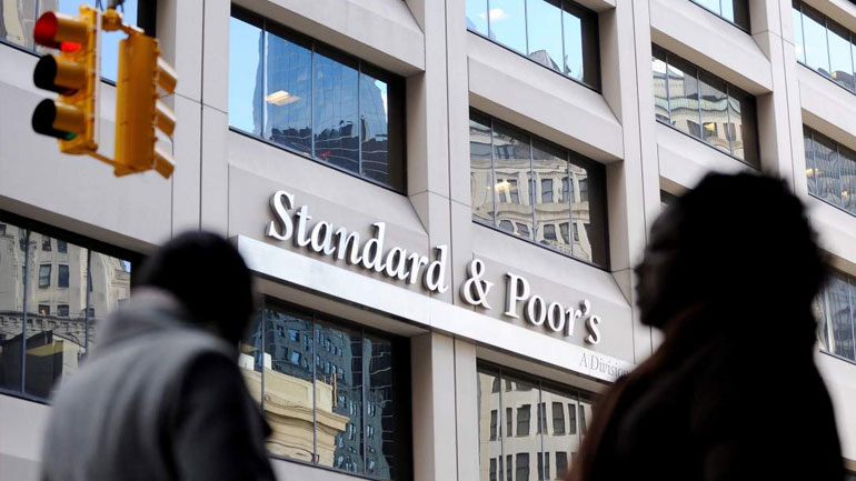 Standard & Poor’s: Σε «CCC+» παραμένει η αξιολόγηση της Ελλάδας